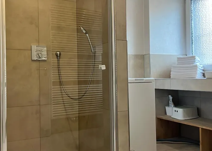 Home- Business Apartment, Private Parking Free Lejlighed